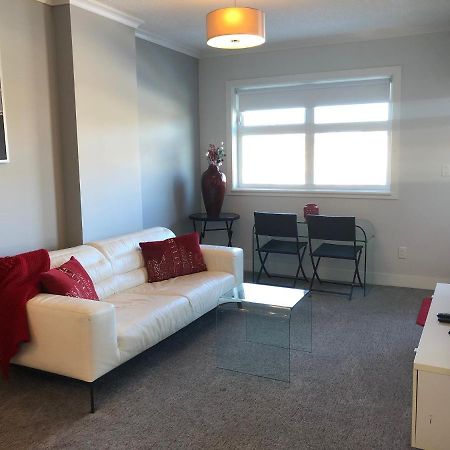 Amicable, Cozy, High Speed Internet, Sleeps 2 Riverview Downtown Apartment คาลการี ภายนอก รูปภาพ